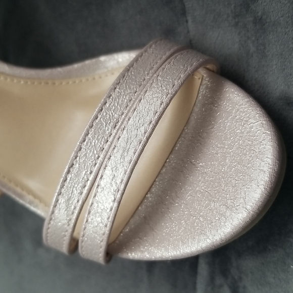 LC Lauren Conrad Light Champagne Rose Pink Dressed Sandals 6M NWOT - Picture 10 of 11